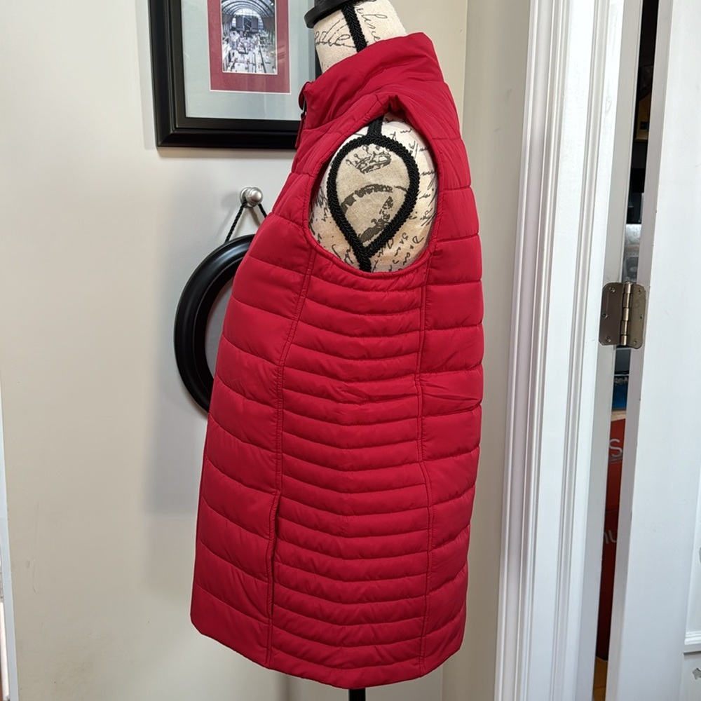 NWOT Lands End Youth XL Quilted Vest in Cherry Red Perfect for fall activities - Picture 5 of 8